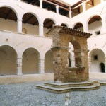Al via i lavori di restauro al Chiostro di S. Agostino - Chiusa momentaneamente sezione del Museo dei Brettii